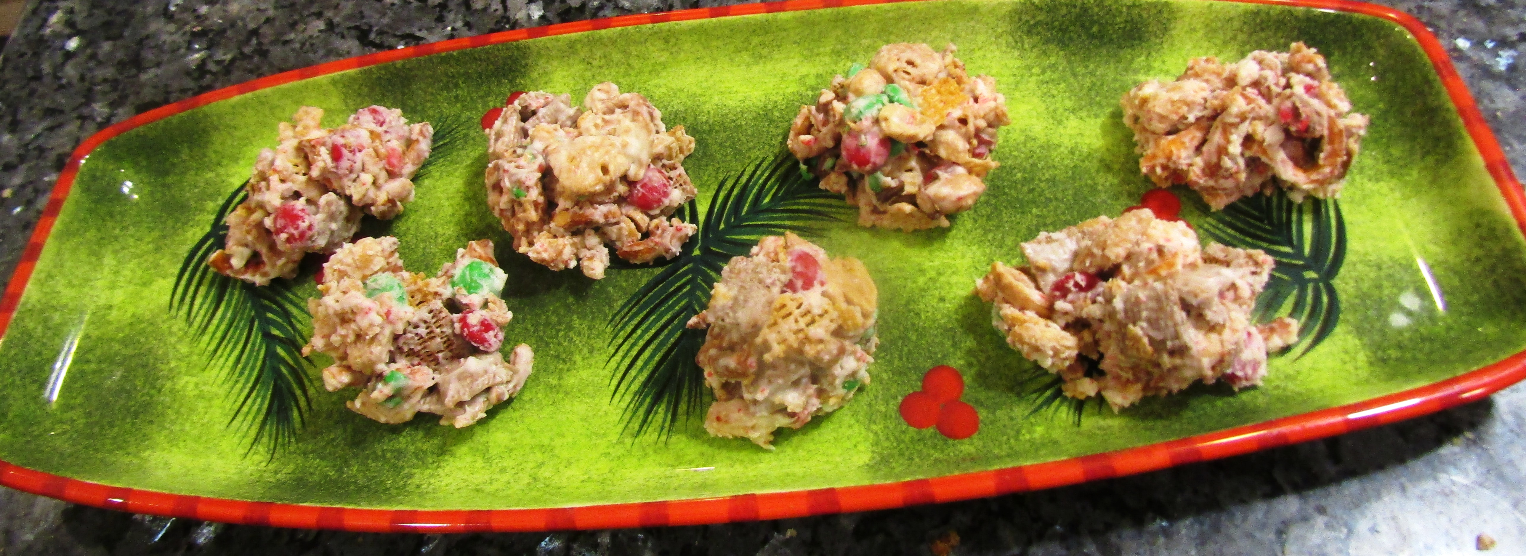 Quick, No Bake Christmas Clusters Recipe